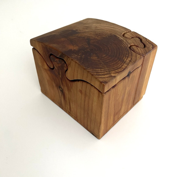 Vintage Signed Wooden Puzzle Box Toy 5 Pieces 3.5"x3"x2.5" Brown - Picture 2 of 10